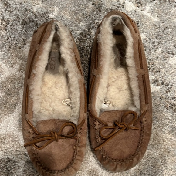 Ugg slip ons - Picture 3 of 4